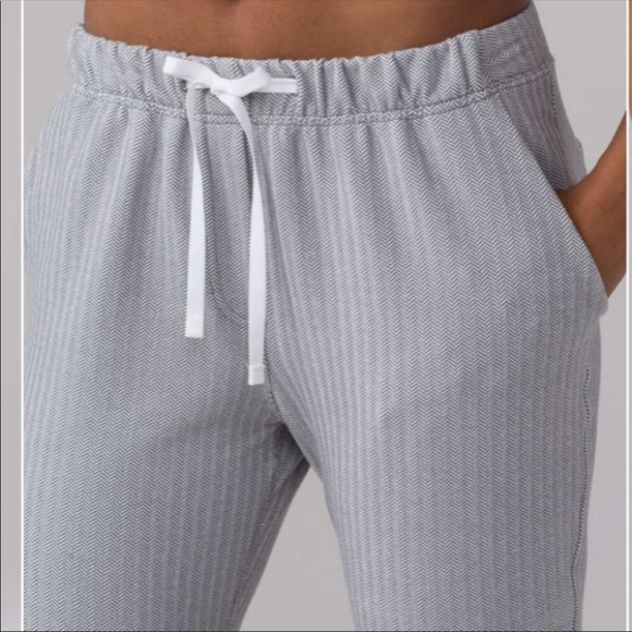 Lululemon Jet Crop Slim Bottom - Picture 3 of 7